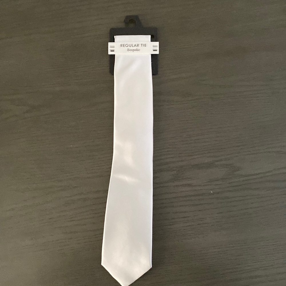 White Slim Men's Tie Bespoke New with Tags